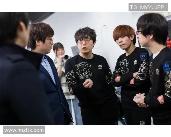 RNG战队蜕变之旅揭秘：从传统强队到全新竞技风格的探索与挑战